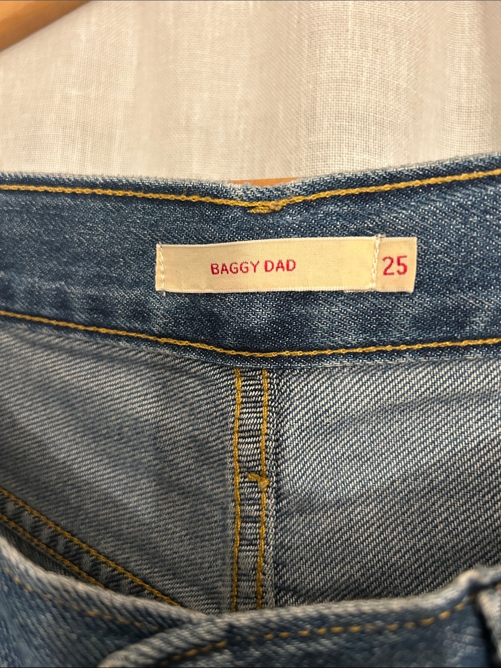 Levi's Women's Baggy Daddy Jeans in Medium Blue - Picture 3 of 4